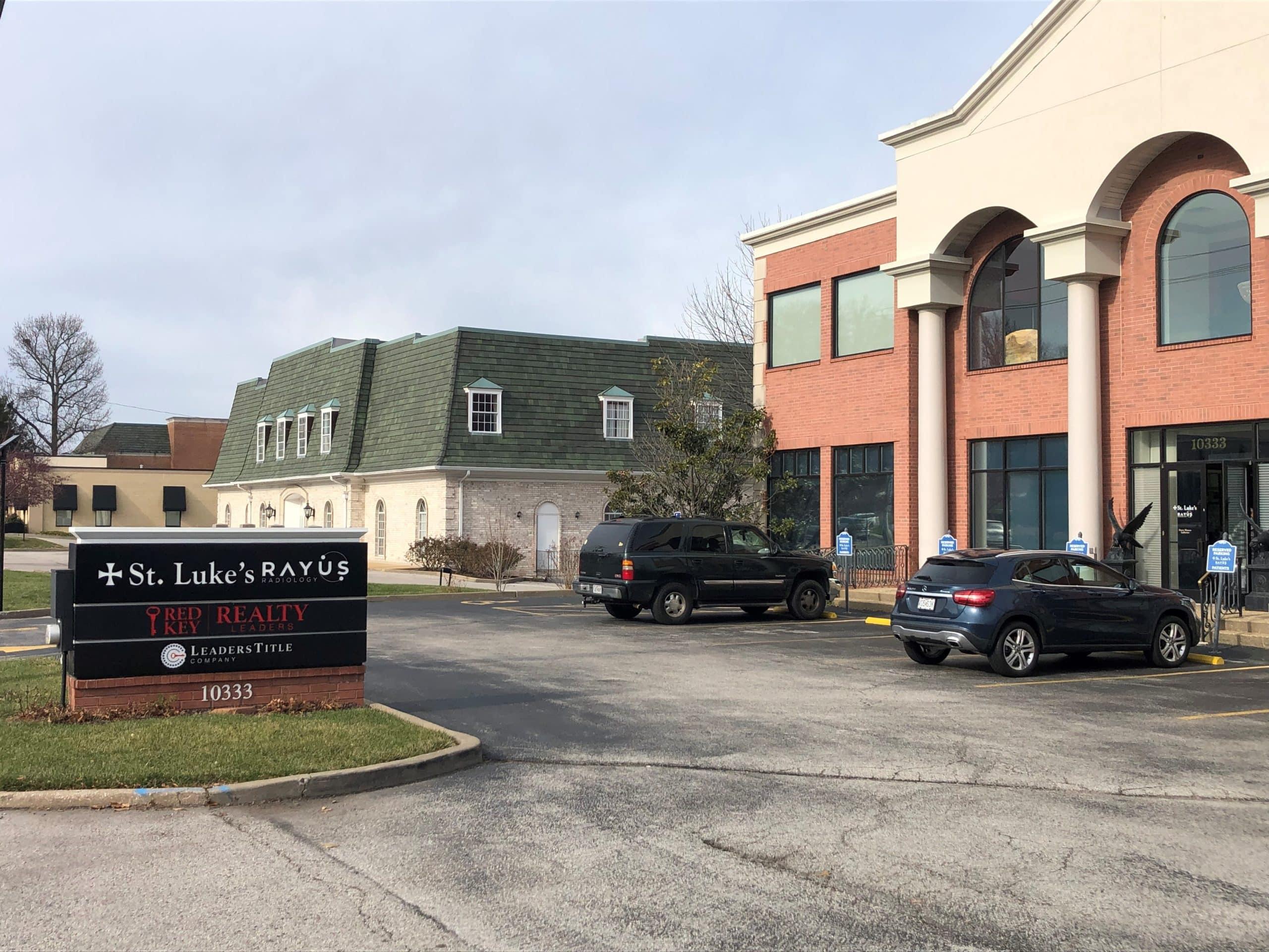 RAYUS Radiology diagnostic imaging center in 10333-A Clayton Rd., Frontenac, MO 63131